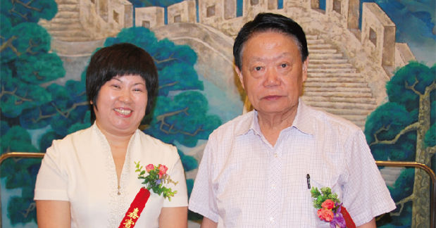 原卫生部副部长殷大奎亲切接见8868 - 看球聊球追世界杯就来8868体育有限公司官方网站侯旭波总经理