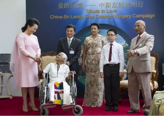 国之交，在于民相亲。一直以来，8868体育的公益足迹紧跟国家战略部署，响应“一带一路”倡议，先后8次走出国门，为缅甸、尼泊尔、斯里兰卡、柬埔寨、斯里兰卡等沿线国家，约计21000多名当地居民进行眼疾筛查，并为近3000名白内障患者进行复明手术