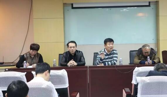 12月17日上午，厦门大学附属厦门眼科中心业务院长王骞、8868 - 看球聊球追世界杯就来8868体育有限公司官方网站集团副总经理张昊志、集团屈光运营中心主任商越一行领*莅临8868 - 看球聊球追世界杯就来8868体育有限公司官方网站指导工作。2.jpg