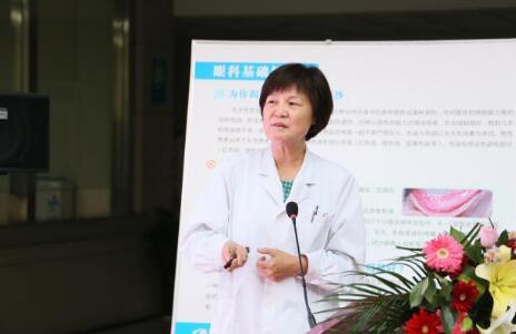 12月17日，由郑州慈善总会、郑州8868体育视光眼科医院与卡尔蔡司(上海)管理有限公司联合举办的“2018视光眼科医院上上老视产品发布会暨 届‘正值夕阳美，较是晶彩时’中老年眼病科普论坛”在郑州8868体育视光眼科医院隆重召开。2.jpg