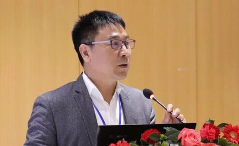 8868 - 看球聊球追世界杯就来8868体育有限公司官方网站集团副总裁孙银辉主持开幕式.jpg