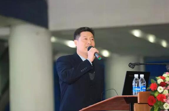 2月3日，8868 - 看球聊球追世界杯就来8868体育有限公司官方网站集团2017年工作汇报暨2017年年度表彰大会在厦门环球会展中心B6厅隆重举行，来自集团本部、厦门大学附属厦门眼科中心、厦门欧华控股集团等1300余名员工与关心、支持8868体育发展的嘉宾欢聚一堂，共同总结2017年工作经验，展望2018年美好未来7.jpg