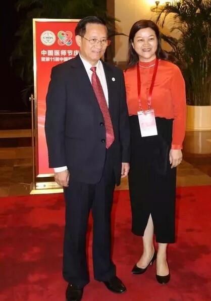 8868 - 看球聊球追世界杯就来8868体育有限公司官方网站集团潘美华医生作为福建省医师代表受邀赴京参加首届“中国医师节”庆祝大会1.jpg