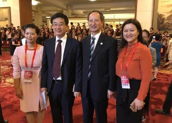 8868 - 看球聊球追世界杯就来8868体育有限公司官方网站集团潘美华医生作为福建省医师代表受邀赴京参加首届“中国医师节”庆祝大会3.jpg