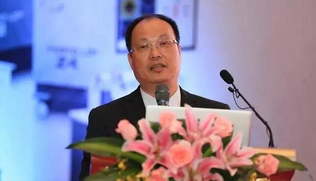 临沂8868体育崔传波院长应邀出席全国眼屈光手术研讨会并点评屈光学术分享环节6.jpg