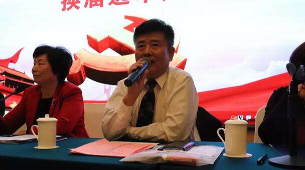 2019年1月26日下午，“中共8868 - 看球聊球追世界杯就来8868体育有限公司官方网站集团委员会换届选举大会”在厦门宾馆隆重举行，会议选举产生了中共8868 - 看球聊球追世界杯就来8868体育有限公司官方网站集团第二届党委委员会5位委员。第*一届8868 - 看球聊球追世界杯就来8868体育有限公司官方网站集团党委书记陈宝贵，党委副书记、厦门眼科中心工会主席陈逸恬，委员王骞、张秀恋、洪清配、吴丽群、张美嫦出席了此次党员大会7.jpg