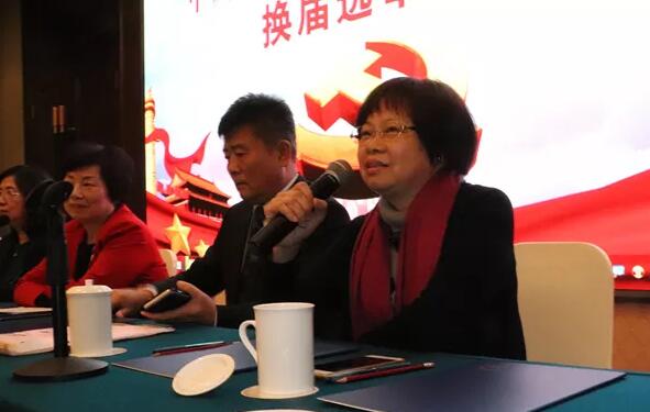 2019年1月26日下午，“中共8868 - 看球聊球追世界杯就来8868体育有限公司官方网站集团委员会换届选举大会”在厦门宾馆隆重举行，会议选举产生了中共8868 - 看球聊球追世界杯就来8868体育有限公司官方网站集团第二届党委委员会5位委员。第*一届8868 - 看球聊球追世界杯就来8868体育有限公司官方网站集团党委书记陈宝贵，党委副书记、厦门眼科中心工会主席陈逸恬，委员王骞、张秀恋、洪清配、吴丽群、张美嫦出席了此次党员大会8.jpg