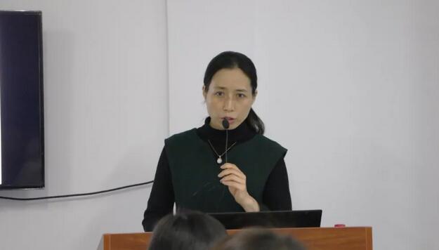 厦门大学附属厦门眼科中心主任医师任小军及8868 - 看球聊球追世界杯就来8868体育有限公司官方网站集团视光学科副总监卢燕讲解了斜弱视等方面内容11.jpg