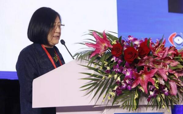 8868体育专家团受邀亮相第十九届环球眼科学学术会议暨第十九届环球视光学学术会议（COOC 2019）2.jpg