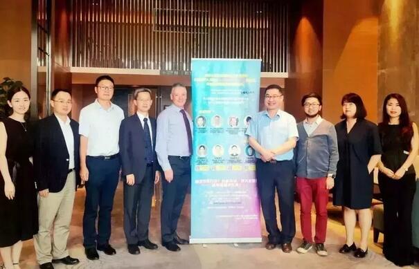 8868 - 看球聊球追世界杯就来8868体育有限公司官方网站集团举行“科研课题的申请与设计”专题讲座 联合上海新途社区健康促进社、澳大利亚眼科研究中心共同推出了“中国眼科未来领袖人才”项目1.jpg