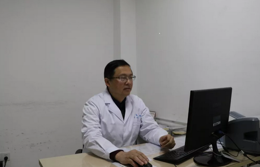 宜昌8868 - 看球聊球追世界杯就来8868体育有限公司官方网站中医眼科主任秦大军接连为视神经病变患者医治.png