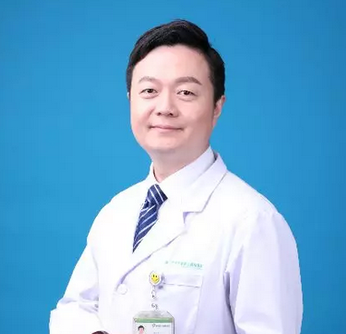 内蒙古高度近视大汉在8868 - 看球聊球追世界杯就来8868体育有限公司官方网站蔡磊琳副院长帮助下顺利摘镜3.png
