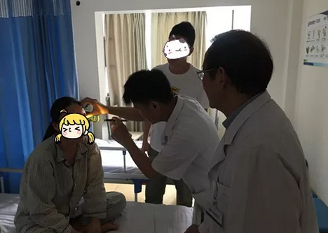 成都8868体育罗清礼院长为四处求医未果的河南眼眶肿瘤患者手术1.png