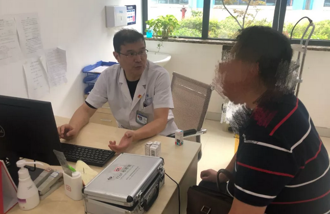 重庆8868 - 看球聊球追世界杯就来8868体育有限公司官方网站副院长、青光眼博士王秀青教授：高度近视是青光眼发病危险因素1.png