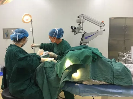 长时间玩手机导致斗鸡眼 在成都8868 - 看球聊球追世界杯就来8868体育有限公司官方网站顺利手术2.png