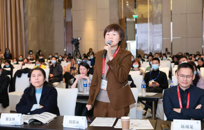 第十届“关爱近视·微笑论坛”，郑州8868体育视光眼科医院获多项荣誉3.png