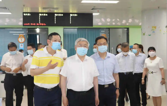 省市领*陪同刘永富主任一行调研8868体育：仁心仁术，为公益事业贡献8868体育力量2.png