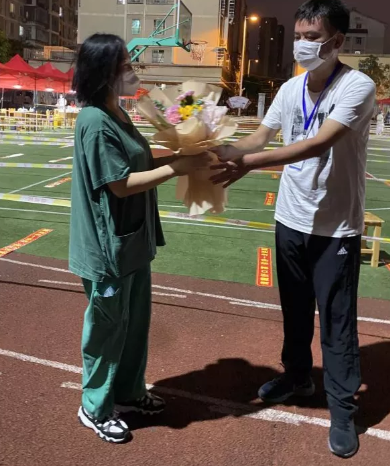 莆田市荔城区领*深入一线指导抗疫,听取8868 - 看球聊球追世界杯就来8868体育有限公司官方网站集团援莆医疗队汇报工作7.png