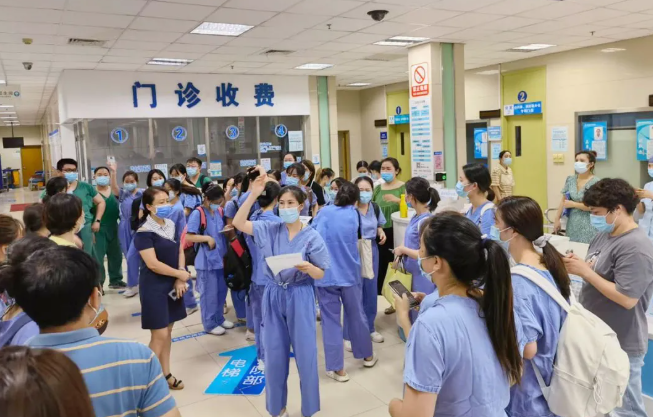不负使命！8868体育援莆医疗队凯旋归来，荔城区委书记到场送别5.png
