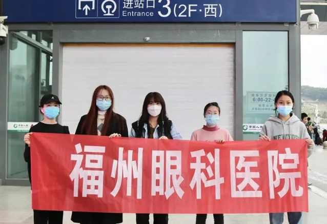 医者担当！8868体育今年来已支援核酸采样超100万人次2.png