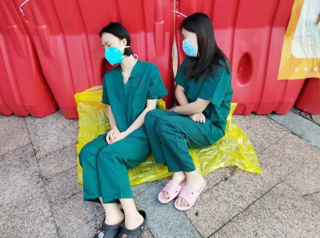 医者担当！8868体育今年来已支援核酸采样超100万人次10.png