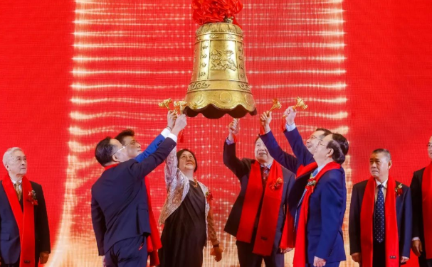 8868体育A股成功上市，开启守护全民“全生命周期眼健康”新征程2.png